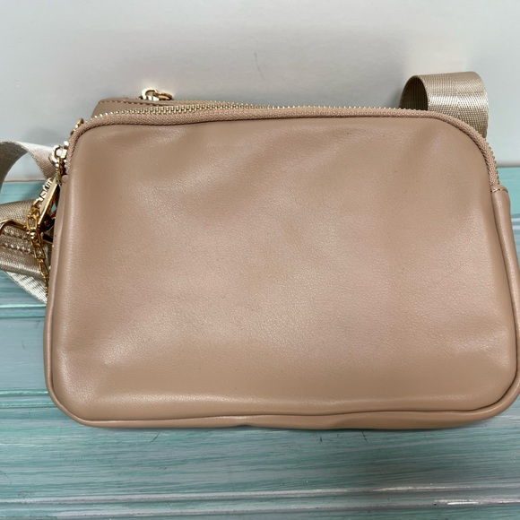 Cute Convertible Crossbody Bag - Picture 3 of 9